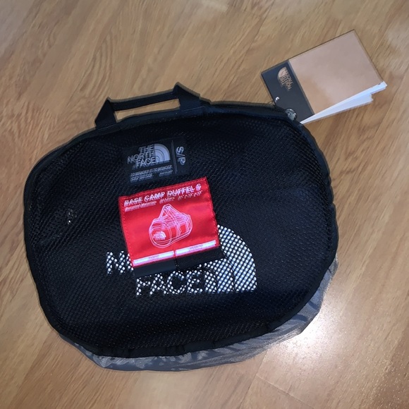NWT The North Face Base Camp Duffel, Small - Picture 9 of 11